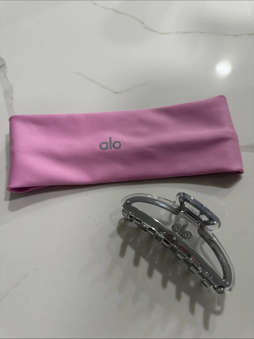 Alo yoga airlift headband and clear claw clip